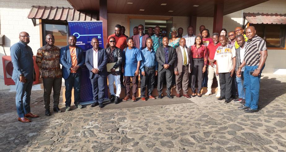 Cross section of participants posed for the press after the one-day session